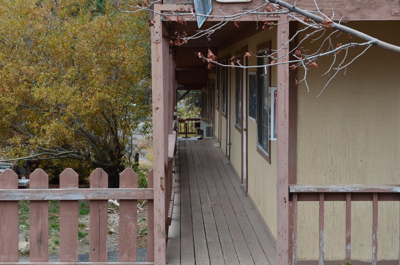 Deep Creek Motel Running Springs Esterno foto