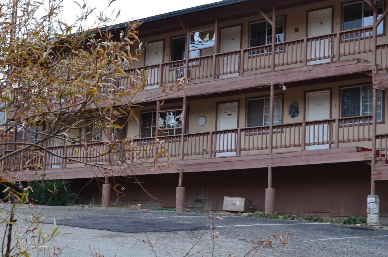 Deep Creek Motel Running Springs Esterno foto